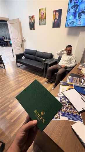 کاتژمێرێکی گرانبەها بۆ مامۆستا ئاکۆی ئەزیز😍#poli12 #pole12 #kurdistan🇹🇯️ #hawler #slemani #erbil