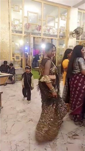 Kale libas mein Sanam #whowillbemylifepartnerta #song #lifeisbutadream ❤️❤️😘