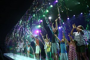 Record-breaking bubbles: ‘Bubble Legendary’ show comes to Bangkok | Coconuts