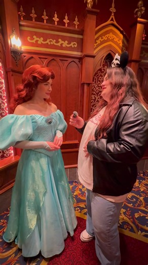 she can be their dingle hopper 🥹🫧 #ariel #thelittlemermaid #disneyland #disneyparks #disneyprincess @Disney Parks