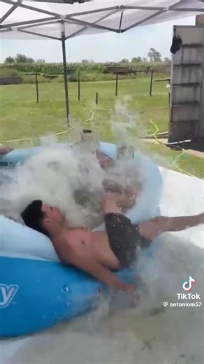 METTA PEHUAJÓ on Instagram: "Creo que no le salió el clavado"