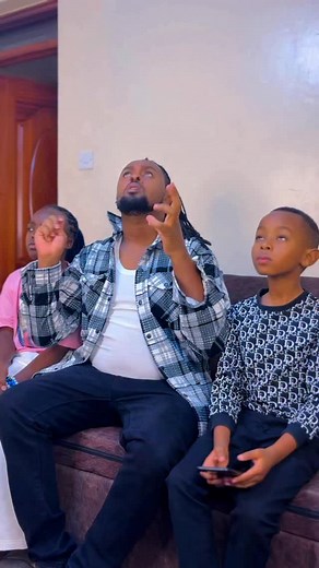 6.9K views · 1K reactions | Dame un grr mosquito version #foryou #roblox #foryou ​#dameungrr Junior Comedian @Gendy(Baba Junior Comedian) | Junior Comedian 254 | Facebook