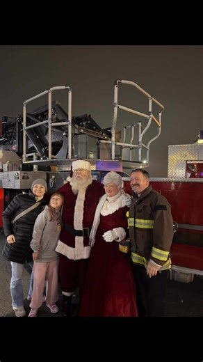 3.3K views · 86 reactions | Kicking off the season with the Tracy Holiday Parade!  Always great to see our community come together and celebrate. Thanks for sharing the holiday spirit with us today! ✨ #SSJCFA #TracyCA #HolidayParade #CommunityFirst #SeasonOfSafety | South San Joaquin County Fire Authority - Tracy, CA | Facebook