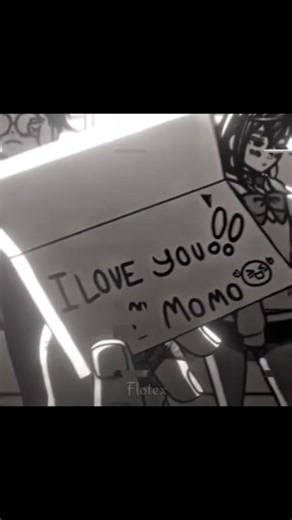 Suguna | 日本利用压电瓷砖将脚步转化为电能。这些瓷砖捕捉来自你脚步的动能。当你行走时，你的重量和动作会对瓷砖产生压力。瓷砖会轻微弯曲，从而产生机械应力。瓷砖内部的压电材料将这种应力转化为电能。每一步都会产生少量电荷，而数百万步结合在一起就能产生足够的电力来驱动 LED... | Instagram