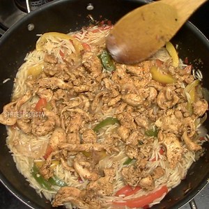 540K views · 8.4K reactions | One-pot Chicken Recipe  | Street Food | Facebook