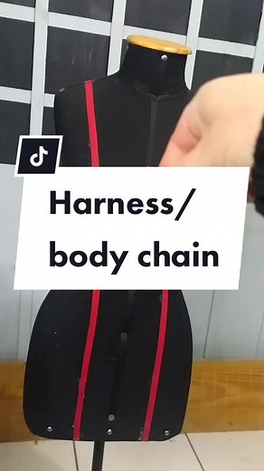 Montando um harness/body chain 🙊 #diy #tutorial #harness #harnessclothing #bodychain #fy #foryoupage