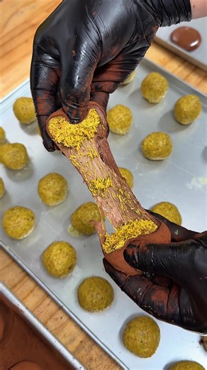 新大久保のドバイチョコ餅の魅力