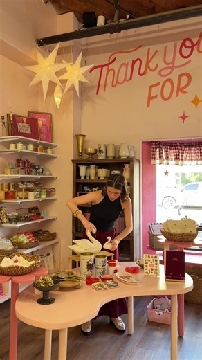 Building a Valentine’s Day Display Table: Part 2