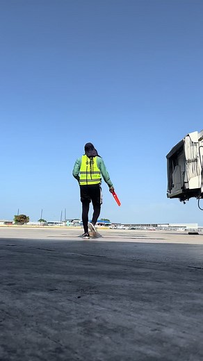 Airport Marshall Signals - Jean Louis Ramp Agent Life