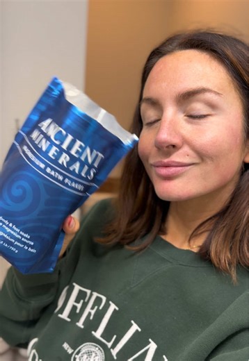 Me and a magnesium bath = 🫱🏻‍🫲🏽 these flakes always help ease the aches and pains for me, I never forget them in my bath routine!