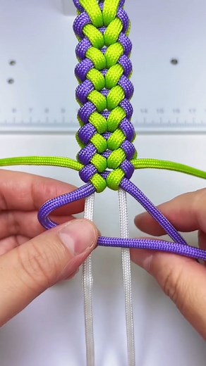 How to tie a simple large bracelet #diy #crafting #crafts #craft | Diy Bracelet
