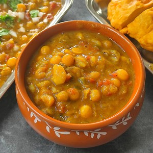 3M views · 10K reactions | Yummy Spicy Ragda Recipe | Food Forever In this video we will see how to make Yummy Spicy Ragda at home. Do try this Ragda Recipe and let me know how it turns out. | Food Forever | Facebook