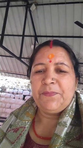 siddh Baba dham mein bhandare ki line per