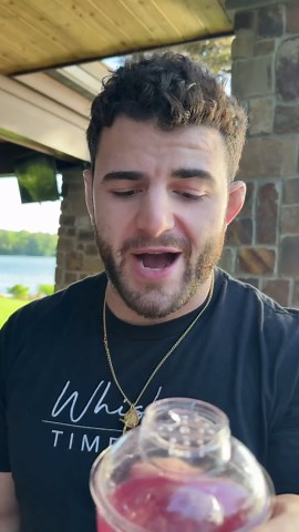 Yankee’s signature cocktail, the Bronx Tale 🥤⚾️