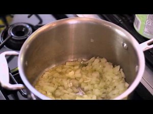 How to Avoid Burning Spaghetti Sauce : Home Cooking Tips