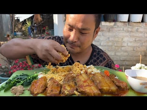 How to cook and eat pork curry with fermented soybean and fermented mustard leaf paste soup.