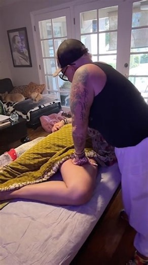 Client said agreed to be filmed or asked to be filmed do it to share their experience because they believe so much in my work they want others to know what it’s like to go through it. You have to feel it to heal it. I really want help making changes in peoples lives survivors lives for a better humanity. #thamusclewhisperer #trauma #traumahealing #selfcare #self #mentalhealthawareness #survivor #explorepage #heal #thebodykeepsthescore #fyp #viral #energy #energyindustry | Tha Muscle Whisperer