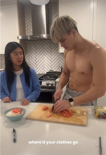 Can’t say no to cooking for strangers @Skye Lee #chickentacos #yumioapp