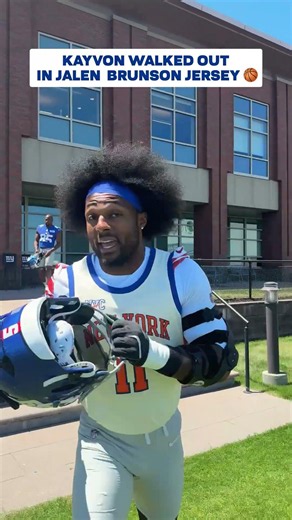 Kayvon walked out to practice in a Jalen Brunson jersey 🏀 #giants #nfl #knicks #nbafinals #nba #ny