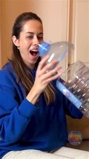 🫧 Bubbles Beware! My Cat’s on Purr-trol! #OnlyInAmerica #USLife #onlycat