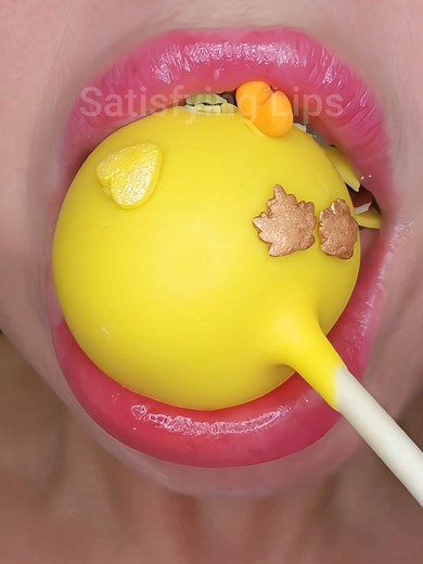 Satisfying ASMR: Cute Chick Cakepop Eating Sounds