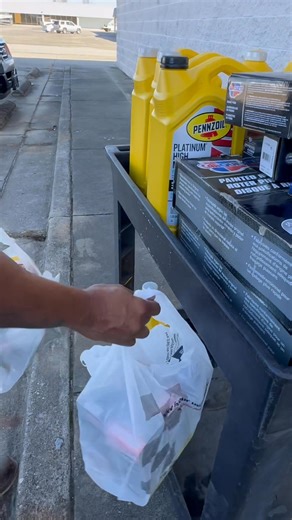 Advance Auto is Closing 700 stores. | Larry Brown Jr.