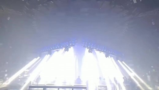 The Ultimate Guide to Nightclub Life: DJs, Sonidos, and LED Lights