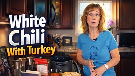 Simple and tasty white chili with turkey or chicken