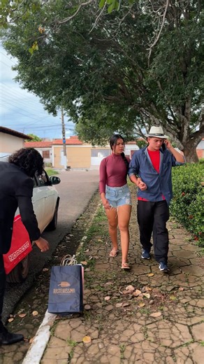 104K views · 1.1K reactions | Woman asks a stranger for help and he rescues her in a way no one expected. | Life | Facebook