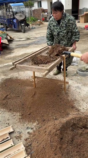 Sand Sieving Techniques Easily SIFT Out Fine Sand