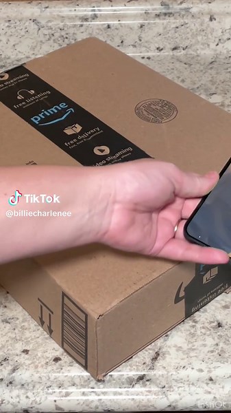 Yes the typical unboxing but on a real note, this laptop sleeve is in my amazon storefront. I love this product as it is by far the best laptop sleeve I have had. #ugccommunitycontentcreator #puffylaptopsleeve #macbookair2020 #ugctechexample #amazonfinds