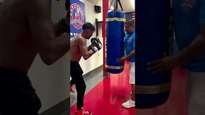 Emiliano Vargas and Fernando Vargas 🇲🇽 working heavy bag, gunshots 😤😤😤
