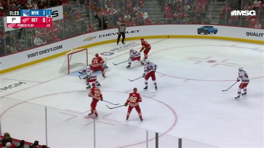 NYR@DET: Quick with a great save against Dylan Larkin