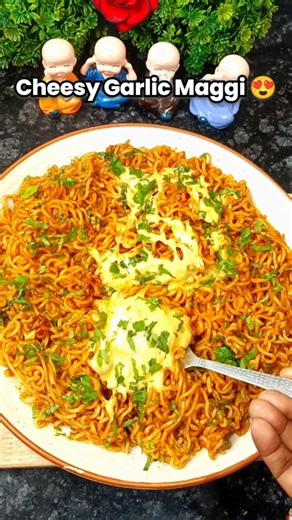 Cheese Garlic Maggi Recipe 🥵 #recipe #shorts #maggi #viral #youtubeshorts #shortsfeed#food