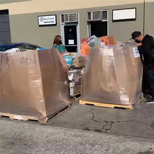 Our pallets are going fast. Here until 2 pm today. #liquidationpallets