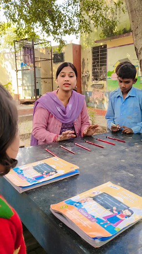 Mind booster activity 😃🥳 पेंसिलों को इस तरह रखो कि रिजल्ट 100 आए यानि स्थिति 100 की बने 😃😃... #neelammanish #viral #MindBooster #puzzle #BrainBoost #activities खिलखिलाता बचपन एक छोटी सी कोशिश भविष्य की उड़ान 🦋 | खिलखिलाता बचपन