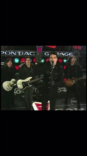 MCR performing Welcome to the Black Parade LIVE on Jimmy Kimmel in NYC 2007 II Credit: Jimmy Kimmel & MCR II #jimmykimmel #latenightwithjimmykimmel #mcr #mychem #mychemicalromance #winter #nyc #newyork #nye #december #gerardway #mikeyway #raytoro #frankiero #rock #live