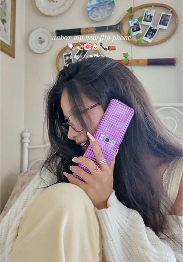 Unboxing Samsung Folder 2 Flip Phone Experience