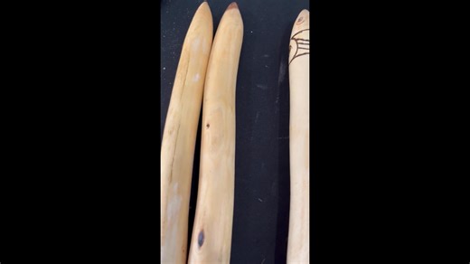 Clapping sticks are both beautifully decorative and highly practical. Traditionally, they are used as a musical instrument, creating rhythm and beat to accompany song and dance. 🪘 Artists often decorate them with burnt etching or hand-painted designs, making each pair unique and meaningful. So while they look incredible on display, they also carry a deep connection to music, culture, and storytelling. 🎶 | Readback Aboriginal Art Darwin