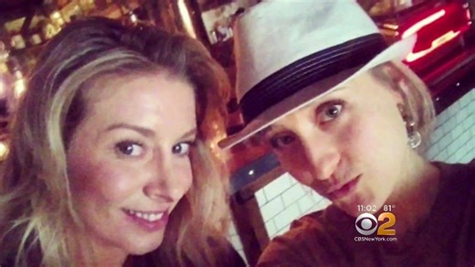 A woman tells CBS2 she may have been unknowingly targeted by “Smallville” actress Allison Mack, who is now accused of brainwashing women into joining a sex cult. CBS2's Jessica Layton has the exclusive interview: https://cbsloc.al/2FLToOv | CBS New York