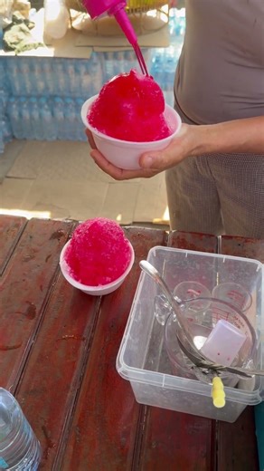 น้ำแข็งใสเย็นๆคลายร้อนได้ค่ะ