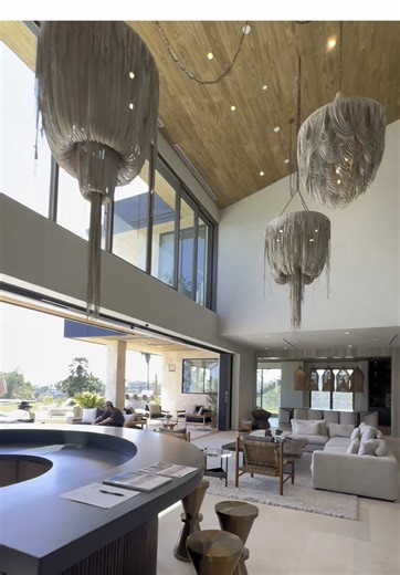 -1625 Summitridge Dr Beverly Hills, CA 90210- Listed by Valerie Fitzgerald, Coldwell Banker Realty and @Aaron Kirman of @Christie’s Int’l Real Estate Are you in the market to buy or sell a home? Do you have a listing that would be a great fit for this channel? Reach out and we’ll schedule a private tour. Interested in investing in RE? We are active investors in the SoCal market. Reach out for partnership opportunities.