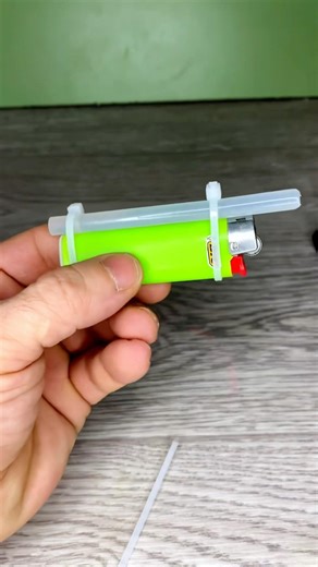 An ordinary lighter, an unusual solution — remember this trick!