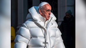 Papst Franziskus geht im stylischen Mantel viral: Was für eine Software hinter dem Foto steckt
