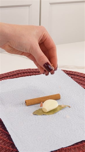 712K views · 8.8K reactions | My grandma used to put a little bundle like this under her husband’s pillow ️ | Clever Life Hacks | Facebook