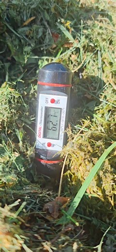 Voici un bon système de chauffage naturel 🌱🌡🥵 #nature #compost #jardin #chauffage #naturel