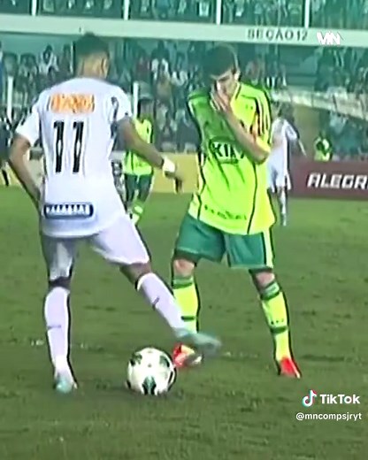 As habilidades impressionantes de Neymar na Vila Belmiro