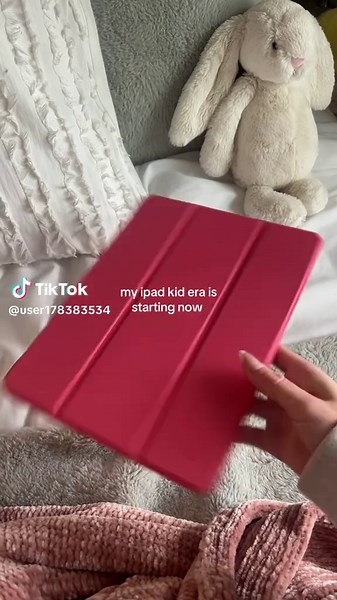 Explore Creative iPad Wallpapers for Your Aesthetic