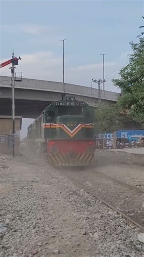 2 rge 20 locomotives 🚂 ♥ ❤