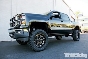 2014 Chevrolet Silverado Rough Country 7-inch Lift Install
